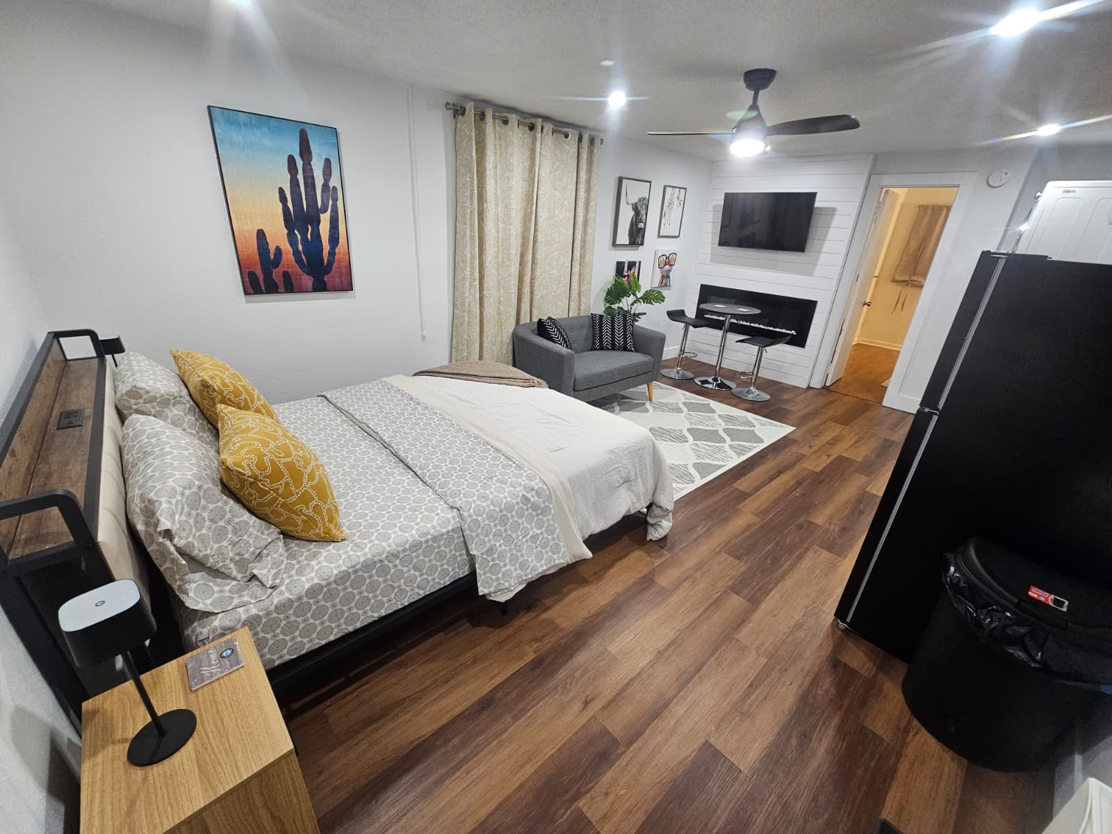 Beautiful Fully Furnished First-Floor Studio – All Utilities Included!