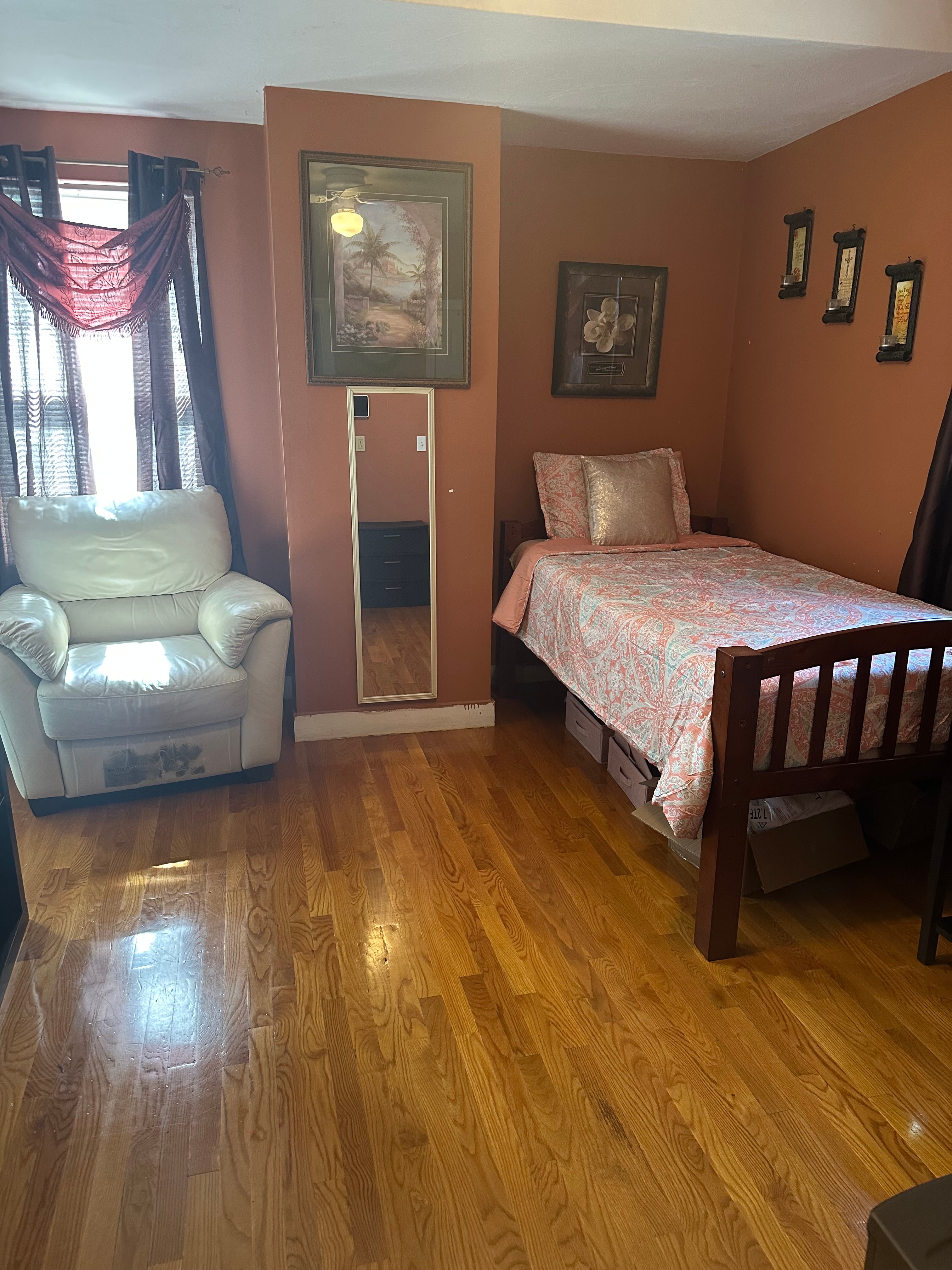 Furnished Master Suite with Private Bath – Dorchester, Boston | $1,850/Month