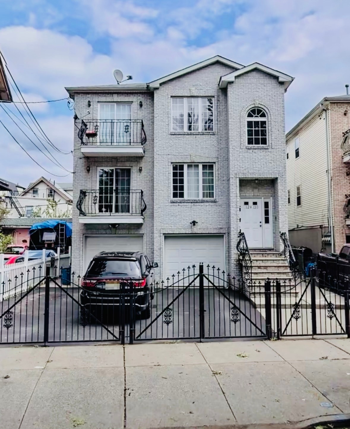 Spacious 3 Bedroom, 2 Bathroom Apartment in North Newark